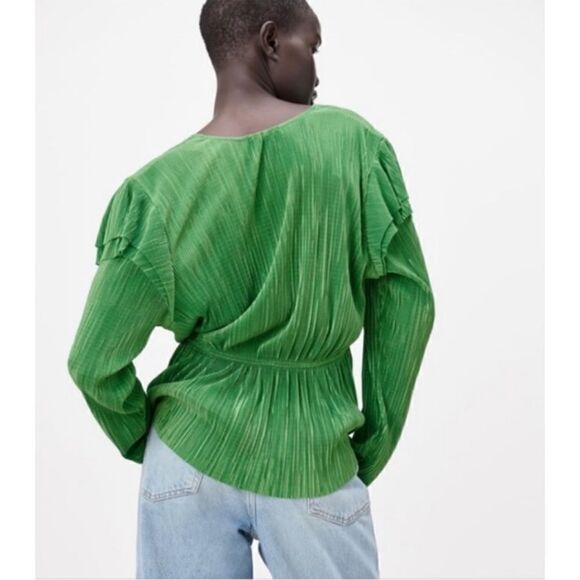 NWT Zara Green Ruffled Pleated Crinkled Long Sleeve Blouse, Size Small - Picture 3 of 13